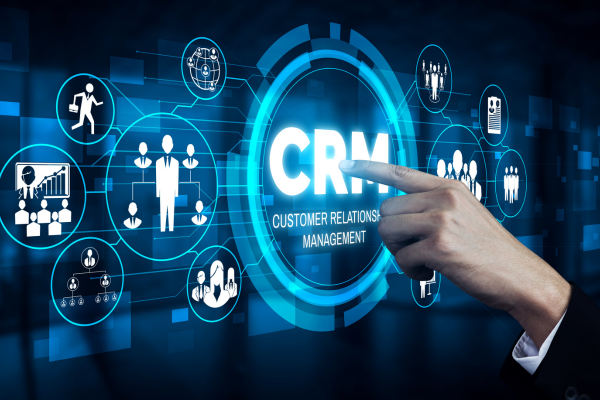 ¿Vale la pena invertir en un CRM inmobiliario con IA? Lo que necesitas saber en 2025